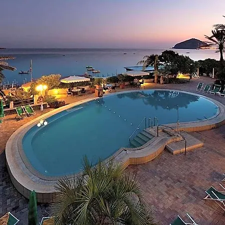 Parco Smeraldo Aparthotel 4*